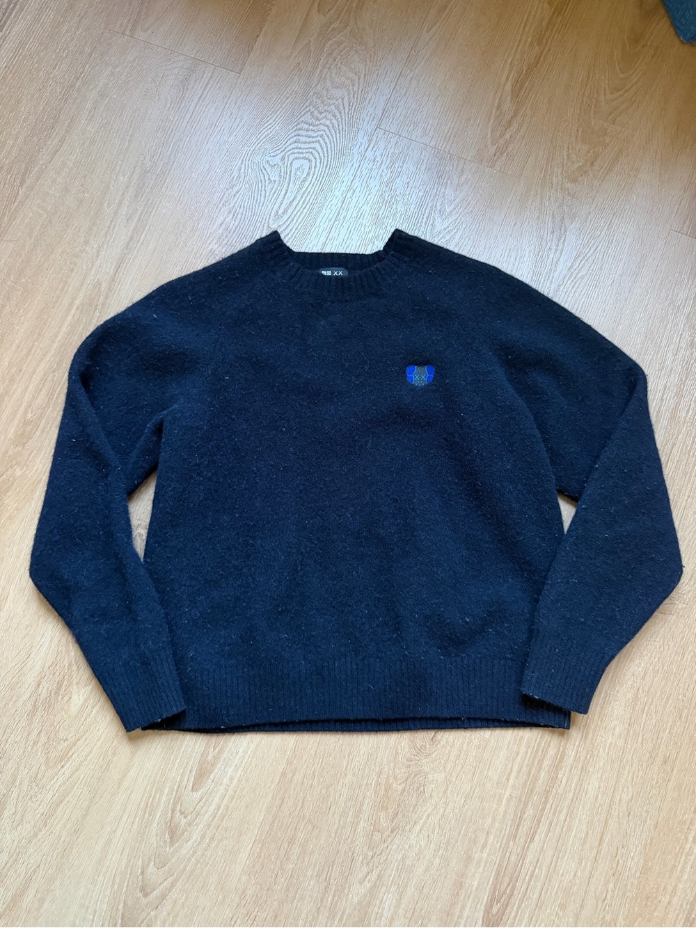 Uniqlo x KAWS Blue Lambswool Crewneck Sweater Embroidered Shrunk